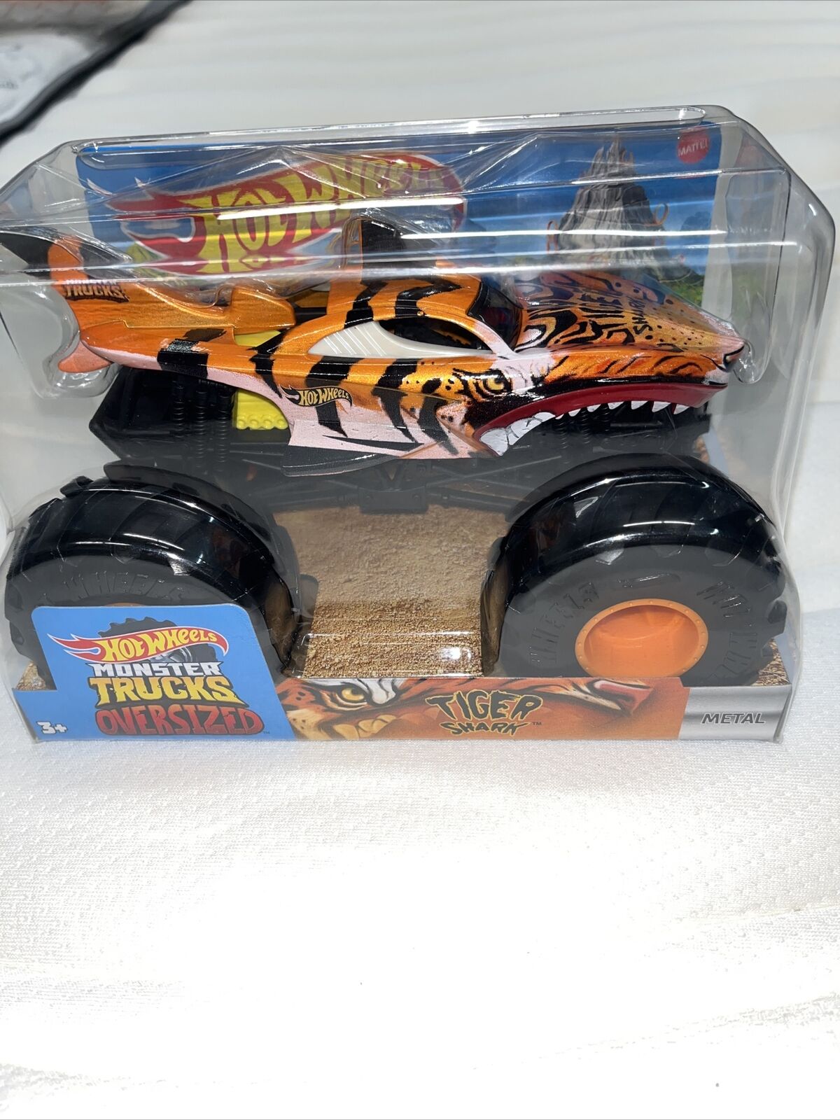 Hot Wheels Monster Trucks Tiger Shark die-cast 1:24 scale vehicle with  Giant Wheels for kids age 3 to 8 years old great gift toy trucks large  scales