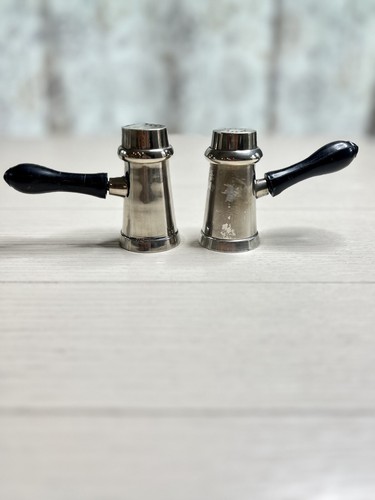 Vintage Silber Metall Salz & Pfefferstreuer mit Griff und Buchstabe "S" & "P" auf der Oberseite - Bild 1 von 2