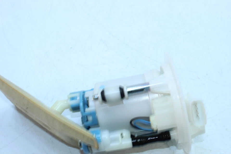 09-11 YAMAHA RS VENTURE GT OEM FUEL GAS PUMP   8GL-13907-01-00 - Image 4 of 4