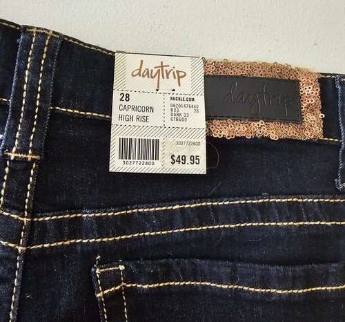 Daytrip Slim Fit High Rise Capricorn Darkwash Sequin Jean Shorts Sz 28 Womens - Picture 6 of 12