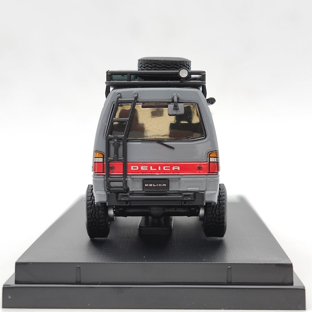 Autobots Models 1:64 Mitsubishi Delica 4X4 Star Wagon Van