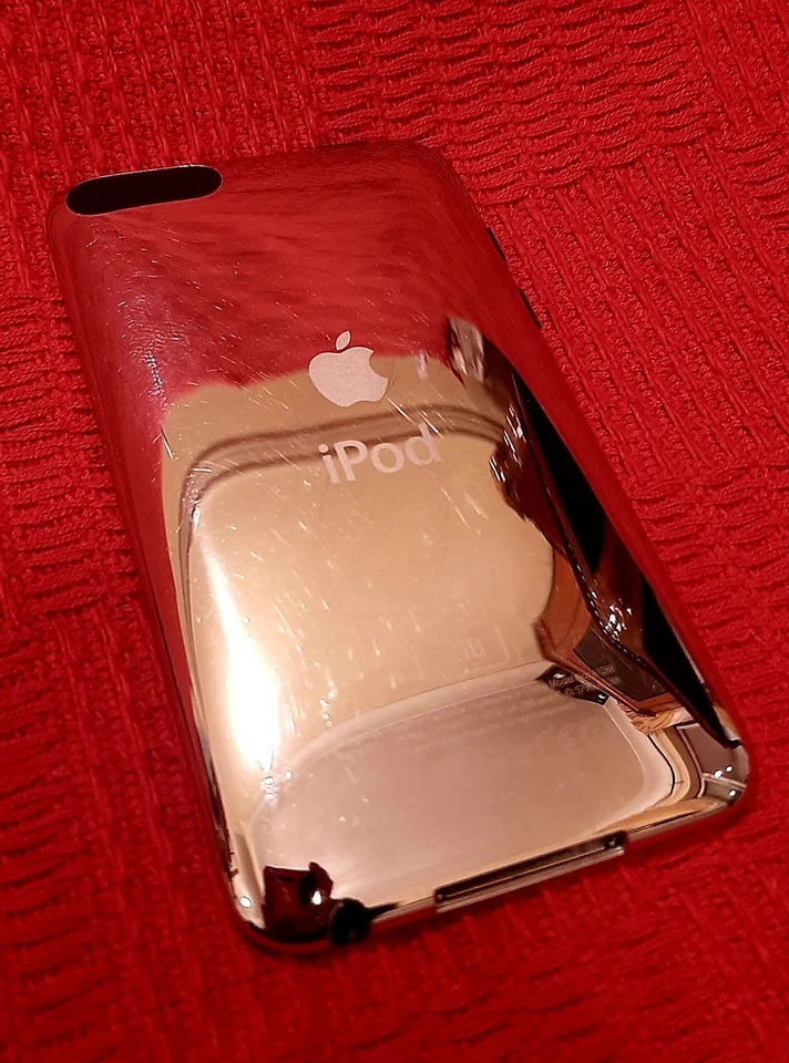 ipod Touch A1288 2nd Gen 8gb Chrome bundle With Original Box + Case VGC WORKING! - Image 2 of 4