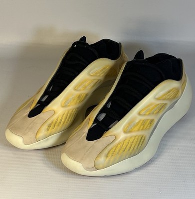 adidas Yeezy 700 V3 Safflower HPS425 Mens Size 9.5 Excellent