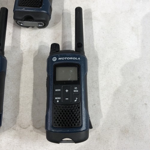 LOT of (6) Motorola Talkabout T460 Rechargeable Two-Way Radio w/ x6 Dual A/C - Zdjęcie 2 z 9