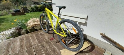Cannondale Trail 8 Mountain Bike