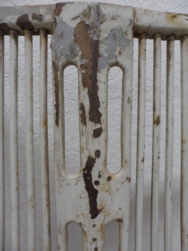 Original 8N8204 Ford 8N Tractor Grille 1948 - Picture 19 of 24