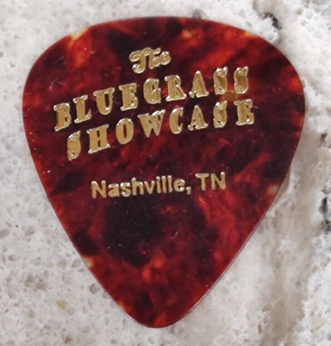 GIBSON BLUEGRASS SHOWCASE - NASHVILLE TN - GUITAR PICK - ONE BID = ONE PIC - Picture 2 of 2