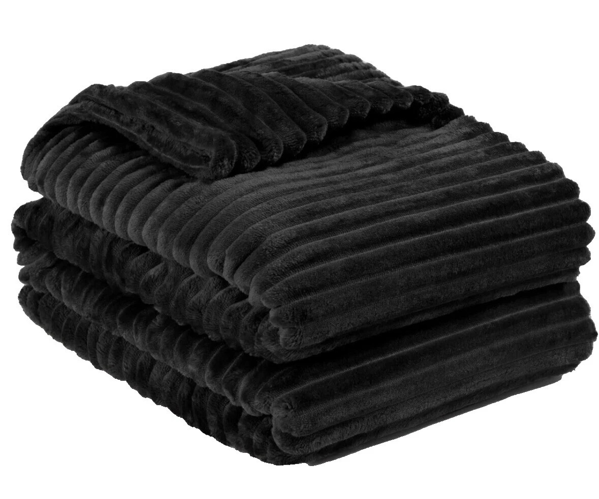 Cobijas y mantas de la familia Negro