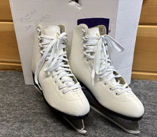 American Athletic  White Tricot Lined Figure Skates Women's Sz 8, NIB Style #522