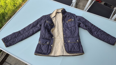 Barbour International Damen Steppjacke blau beige Gr. 36 Reißverschlusstasche