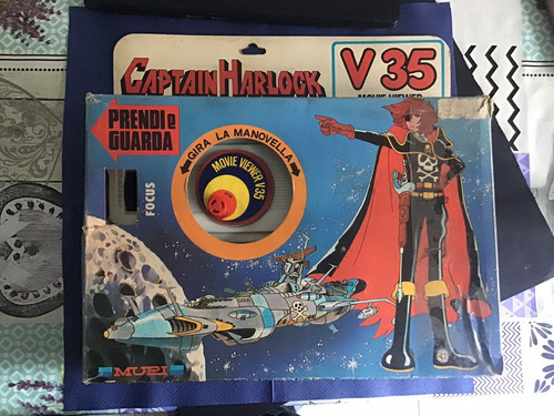 Mupi Proiettore VISORE a Manovella V35 Capitan Harlock + 3 Cassette - Foto 1 di 13
