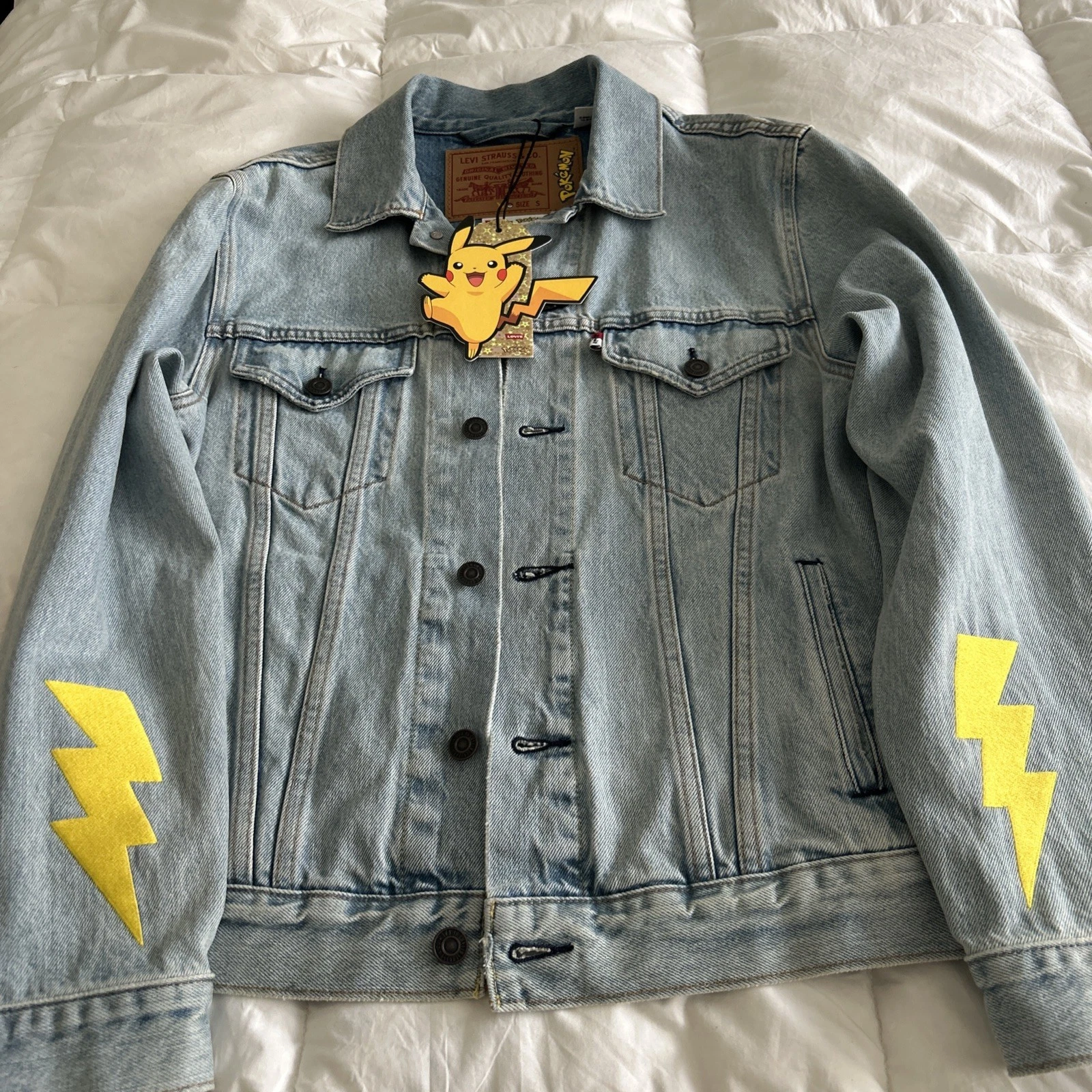 Levi's x Pokemon 25th Anniversary Pikachu Trucker Jacket Men’s Size Small - product detail image 11