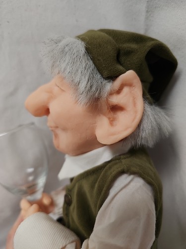 Zim’s Elves Themselves Cellar Elf Gasper - Picture 10 of 16