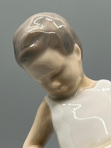 Figura corta abotonada Bing & Grondahl Tiny Tot Boy #1759 - Imagen 5 de 12