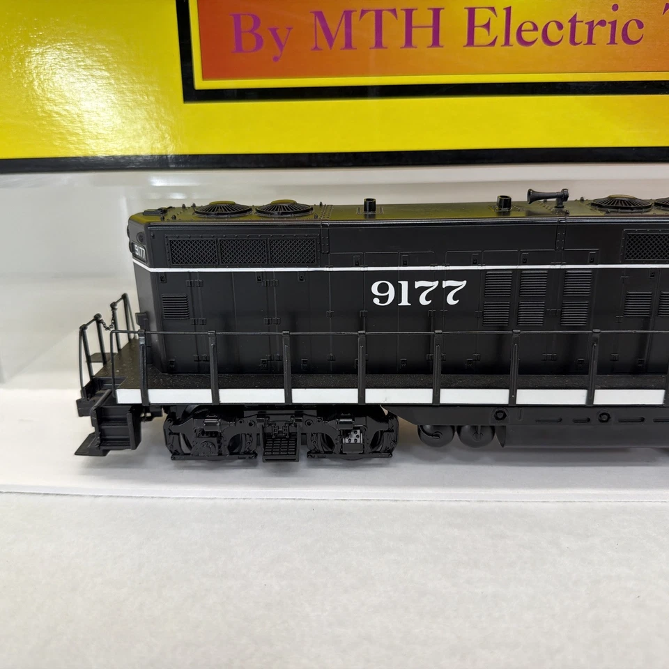 MTH RailKing 30-3428-1 Illinois Central GP-9 Diesel Engine PS.2 O Used #9177 3V - Image 4 of 4