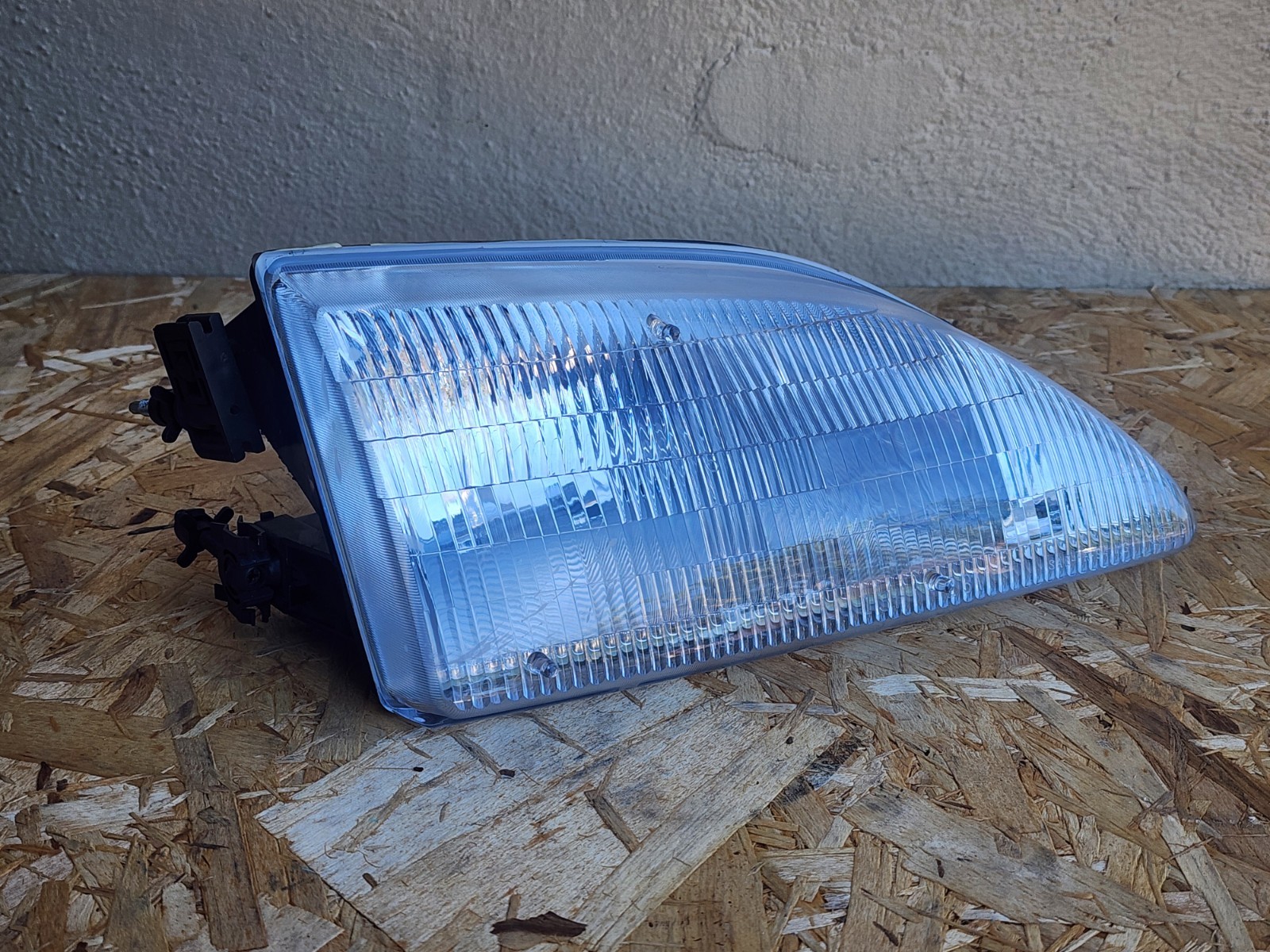 Ford GT 1994-1998 Front Right Headlight