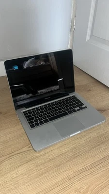 Apple MacBook Pro 13" 2010 · i5 · 4GB · 750GB