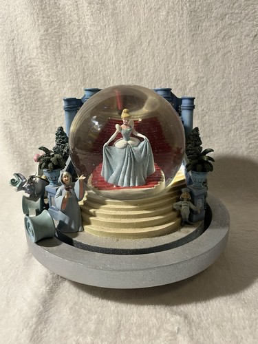RARE Disney Store Cinderella So This Is Love Light Castle Music Snow Water Globe - Picture 10 of 11