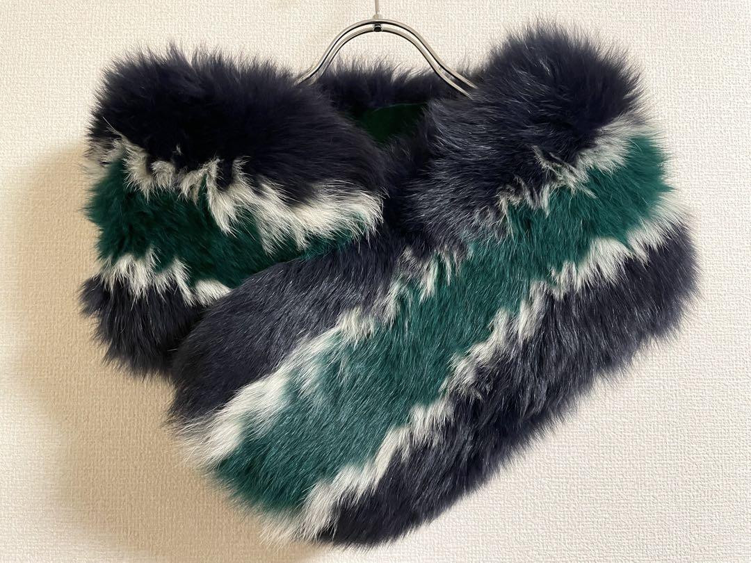 FENDI Fox Fur Gimmick Shawl Dark Navy Green White Women's FENDI Fox Fur Gimmick Shawl Dark Navy Green White Women's