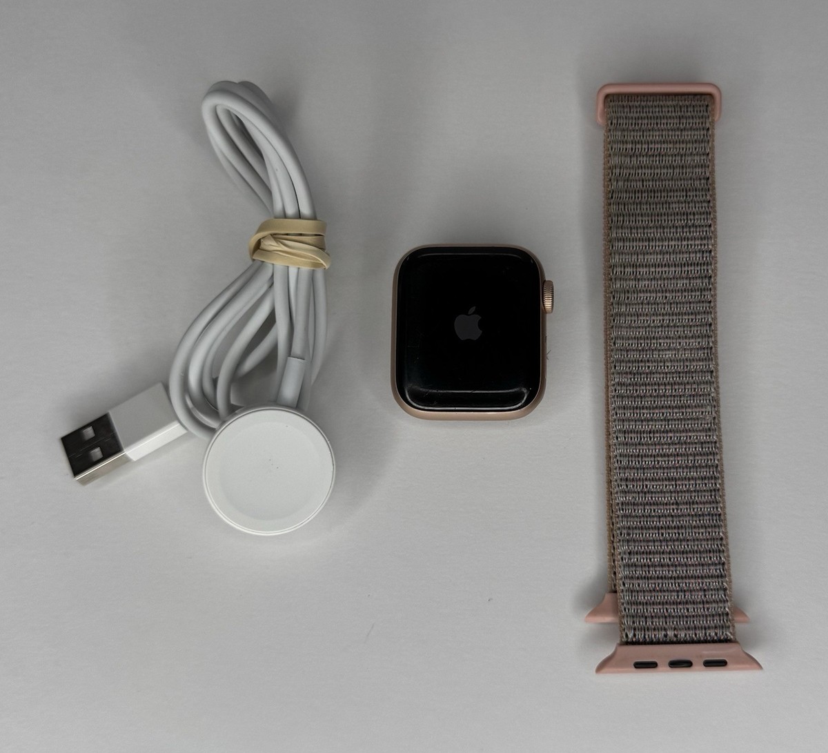 Apple Watch S4 40 mm A1977 Rose Gold Aluminum Case w/ New Band