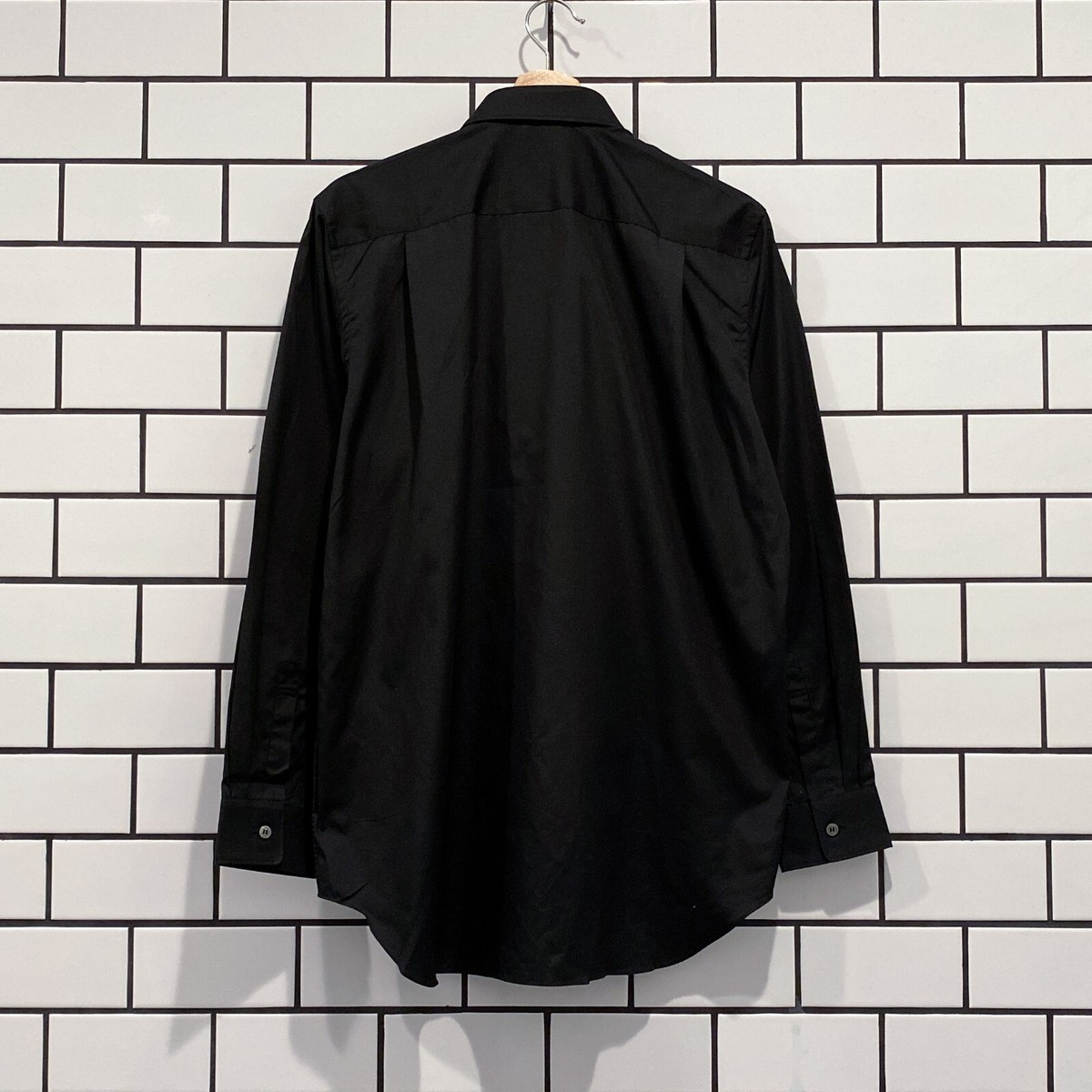 COMME DES GARCONS CDG PLAY RED EMBLEM BUTTON DOWN LS SHIRT COMME DES GARCONS CDG PLAY RED EMBLEM BUTTON DOWN LS SHIRT