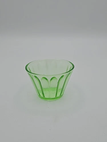Vtg 1930s Hazel Atlas UV Uranium Green Depression Glass Custard Bowl Glows