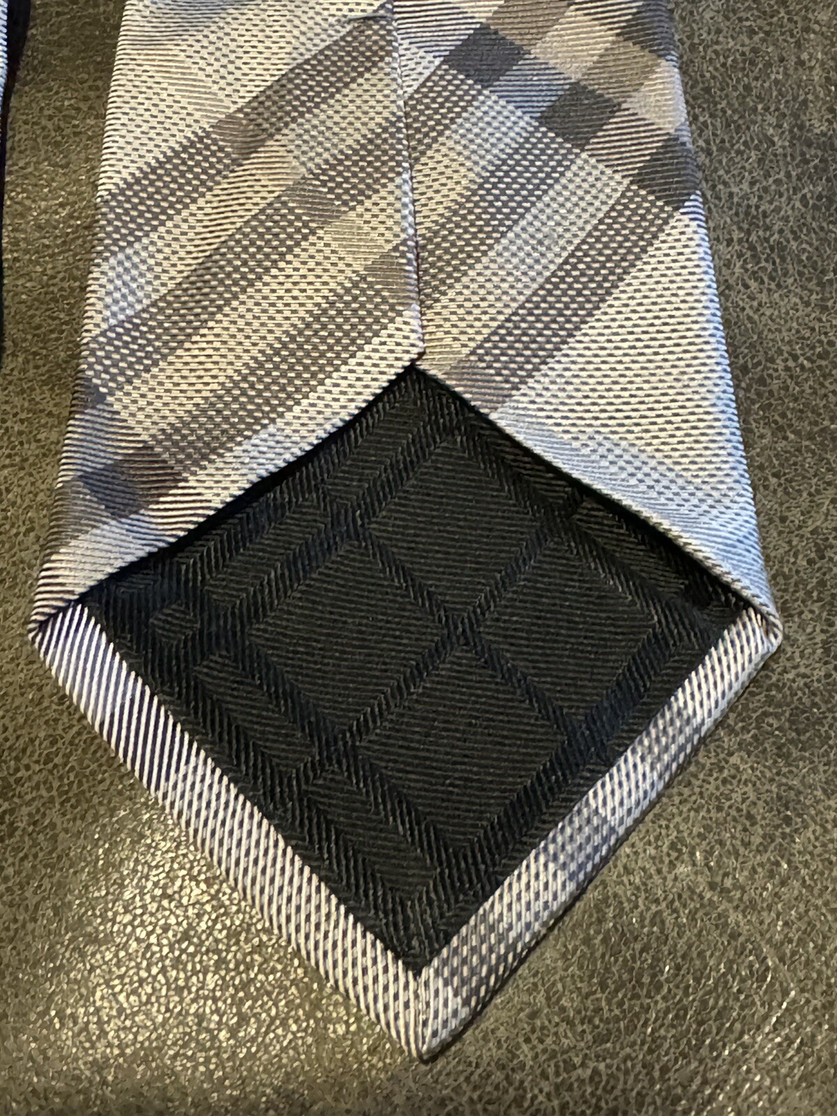 Picture 4 of 5