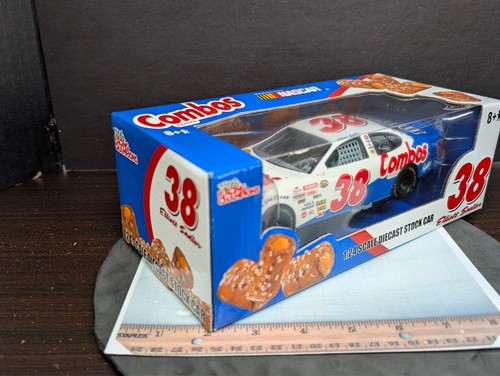 1/24 #38 ELLIOTT SADLER COMBOS 2004 FORD TAURUS RACING CHAMPIONS PROMO MODEL - Picture 3 of 7