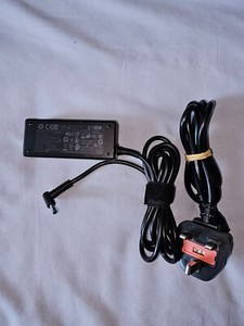 HP AC Adapter Laptop Notebook Netzteil - Modell: HSTNN-CA40, UK-NETZKABEL.