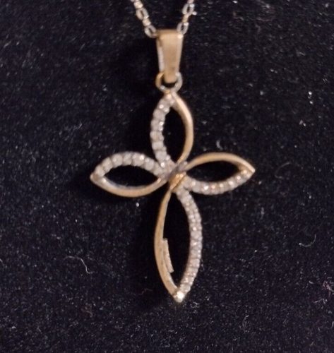 Gold over Silver 1/4 CTTW Diamond Cross Pendant on 18" Chain - Picture 3 of 5