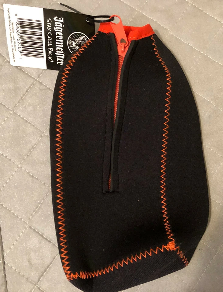 Bolsa con cremallera Jaegermeister Stay Cool--logo rojo/naranja y negro, con etiqueta, nunca usada Foto 2 de 3