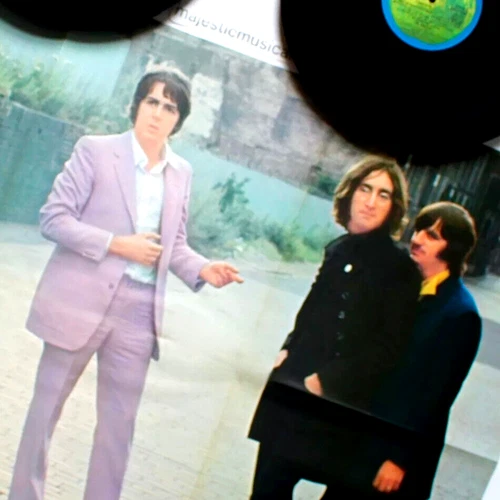 RARE POSTER 1976 OG THE BEATLES 67-70 VINYL APPLE BLUE LBL 2 LP GET BACK NM RARE