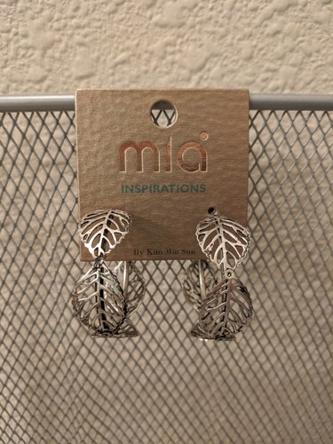 Mia Inspirations - Silver Colored Leaf Earrings With Distressed Finish - New - Picture 5 of 9