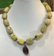 Green Serpentine Stone Purple Amethyst Chip Glass Pendant Necklace