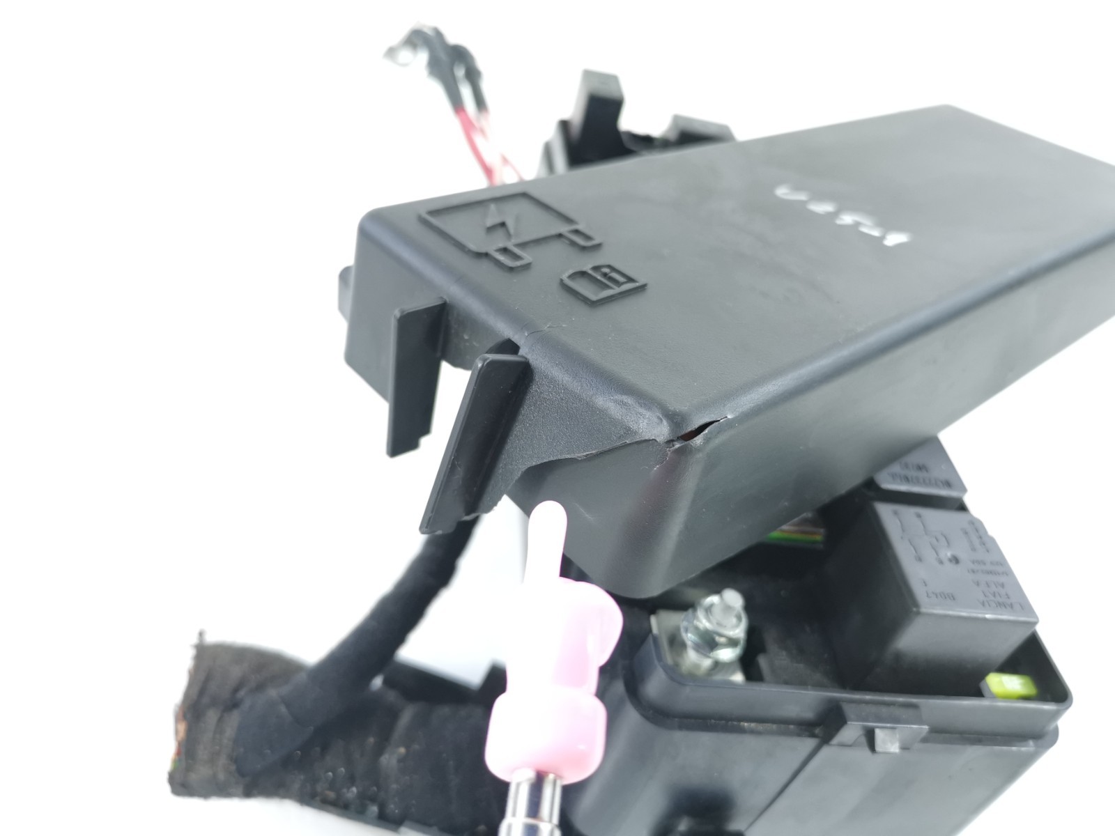 Maserati Levante 2017 AWD AUTO 3.0 L Rear Trunk Fuse Relay Box 670037969 OEM