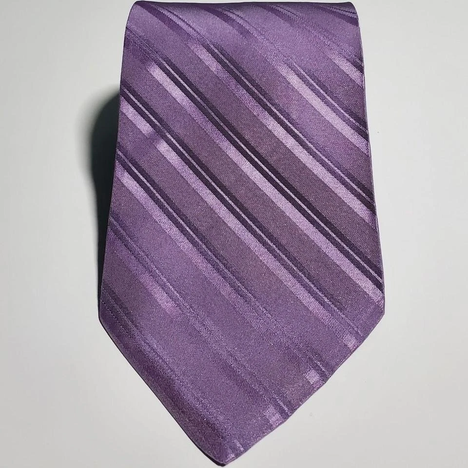 Gucci Y2K de la década de 2000 100 % seda púrpura metálico claro con rayas Repp Foto 2 de 4