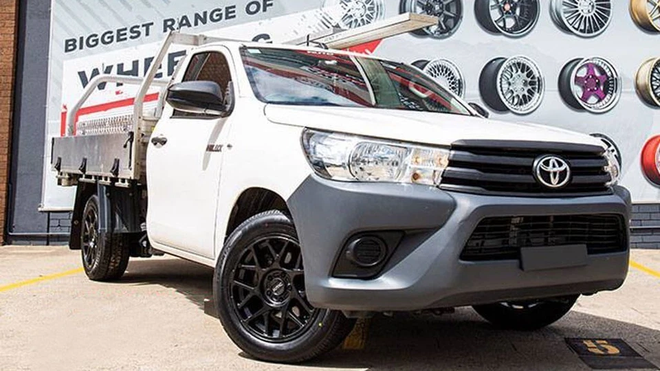 17x8" KMC Wheels KM708 Bully Satin Black Rims (4 pcs) (S03) Foto 4 de 4