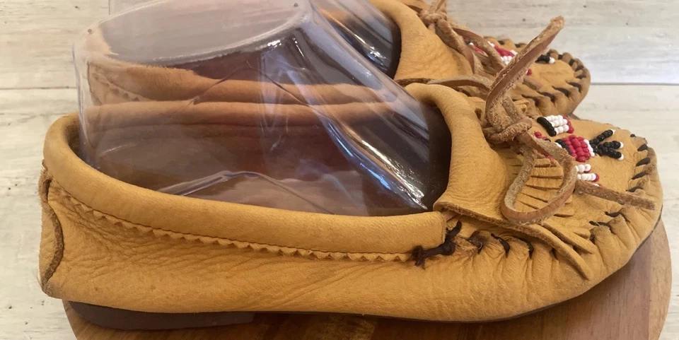 Minnetonka Moccasins 女式 7 码棕色麂皮绒皮革串珠雷鸟复古 — 第 3/4 张图片