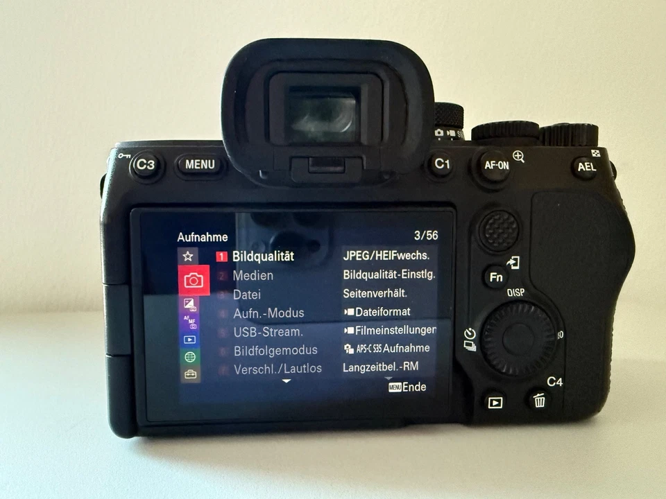 Sony Alpha 7 IV - 33MP Spiegellose Systemkamera BODY Schwarz - Bild 2 von 3