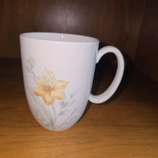 Lenox Artist Sketchbook Sunflower Crocasmia 12 oz mug Coffee Tea EUC