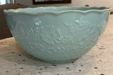 pioneer woman Floral Burst  Light Blue Serving Bowl, 3 Quarts. Lovely
