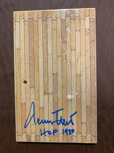 Jerry West signierte McFarlane Actionfigur HOF beschriftet - Bild 2 von 3