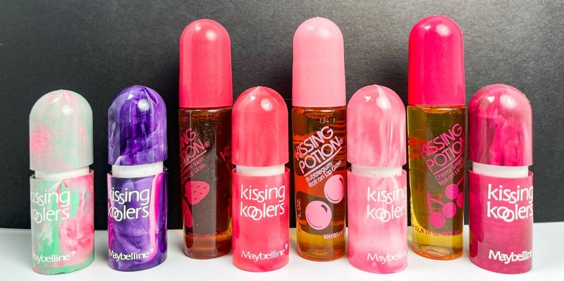 New MAYBELLINE Kissing Koolers / Kissing Potion 8 PCS **VINTAGE RARE ORIG *AS-IS
