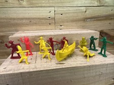 Vintage Plastic Toy Cowboys  Indians, Canoe, 14 Pieces, Damaged Bows 2.75  