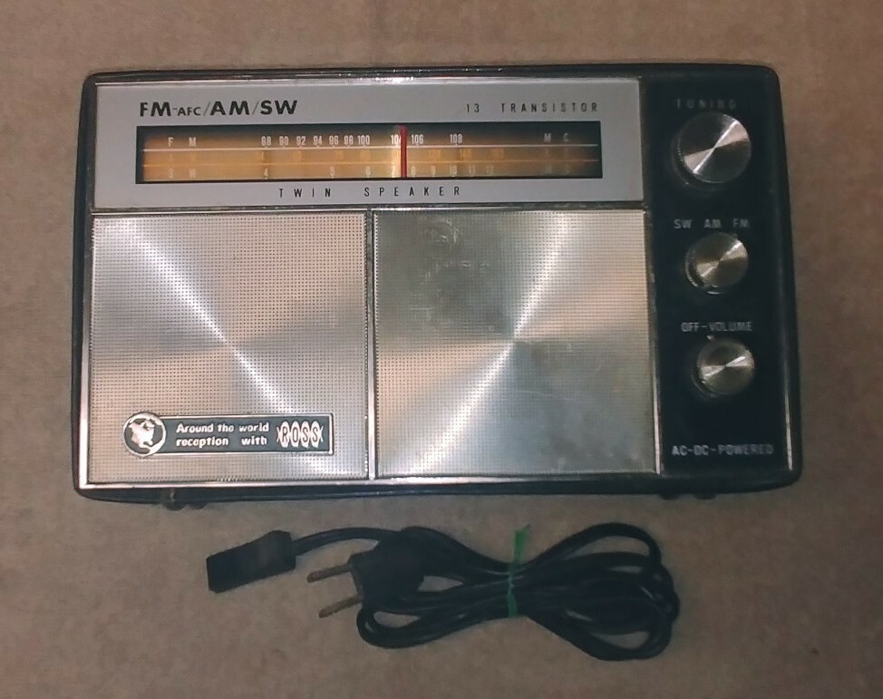 Mid-century Ross FM-AFC/AM/SW 13 Transistor Portable Radio No. RE