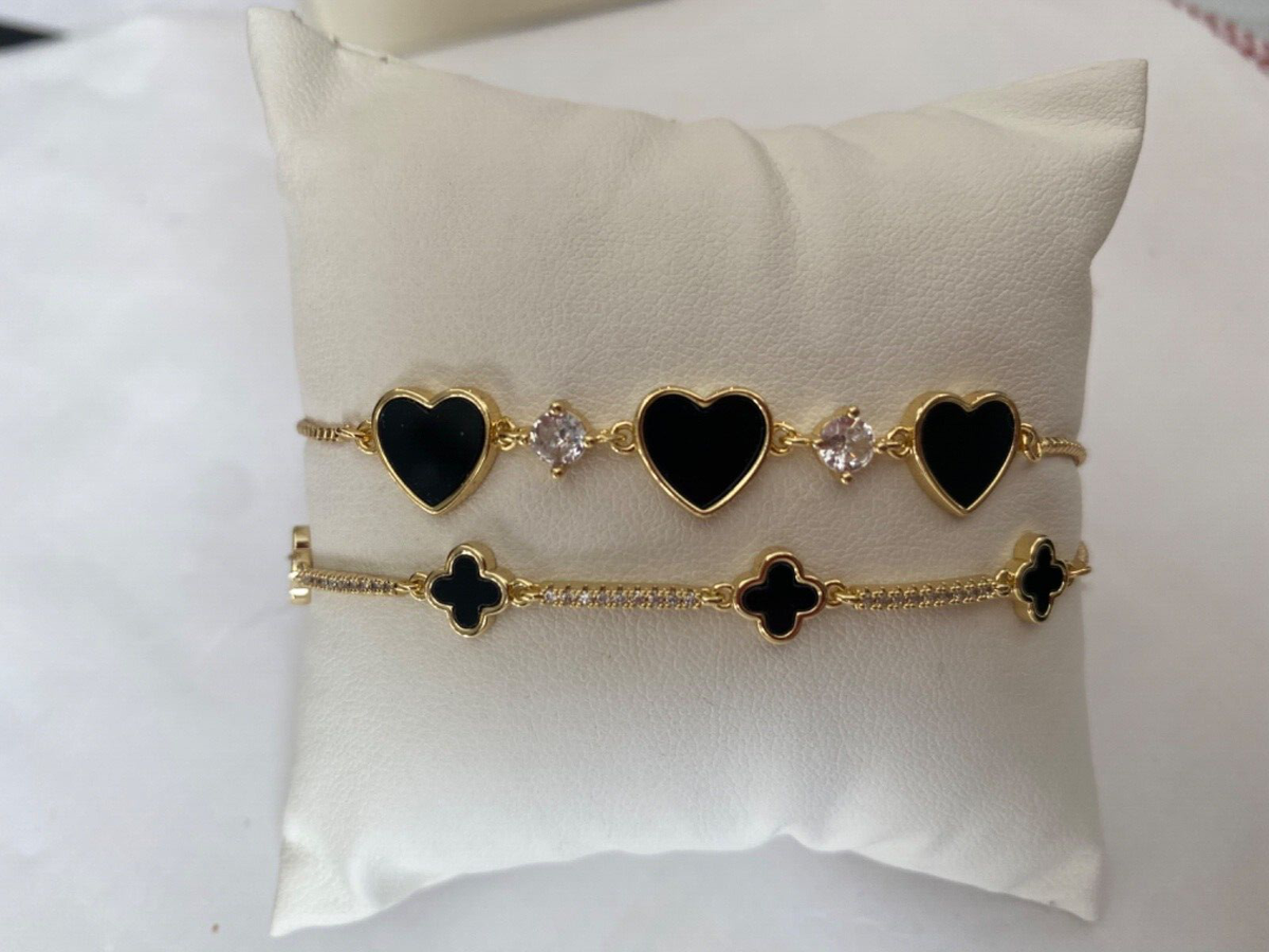 Eye Candy Los Angeles gold tone Heart Clover charm Bracelets