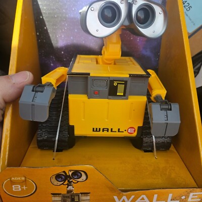 WALL-E  REMOTE CONTROL ROBOT FIGURE DISNEY-PIXAR