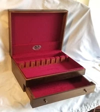 Fashon Manor Silverware Chest w/Drawer quality walnut construction w/felt lining