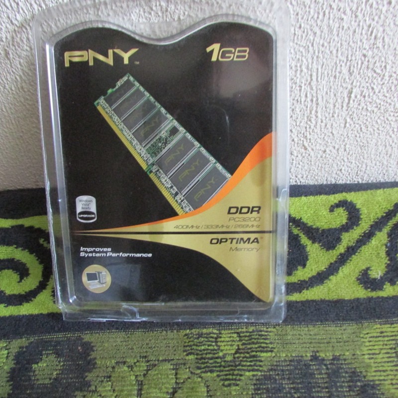 NOS~ 2008. PNY. 1GB, DDR, PC3200.