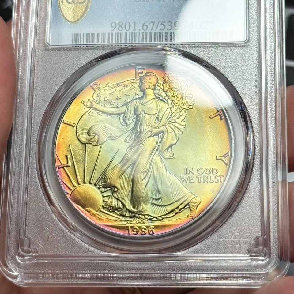 American Silver Eagle 1986 $1 MS67 tonificado - escudo dorado PCGS - hermoso tono Foto 4 de 4